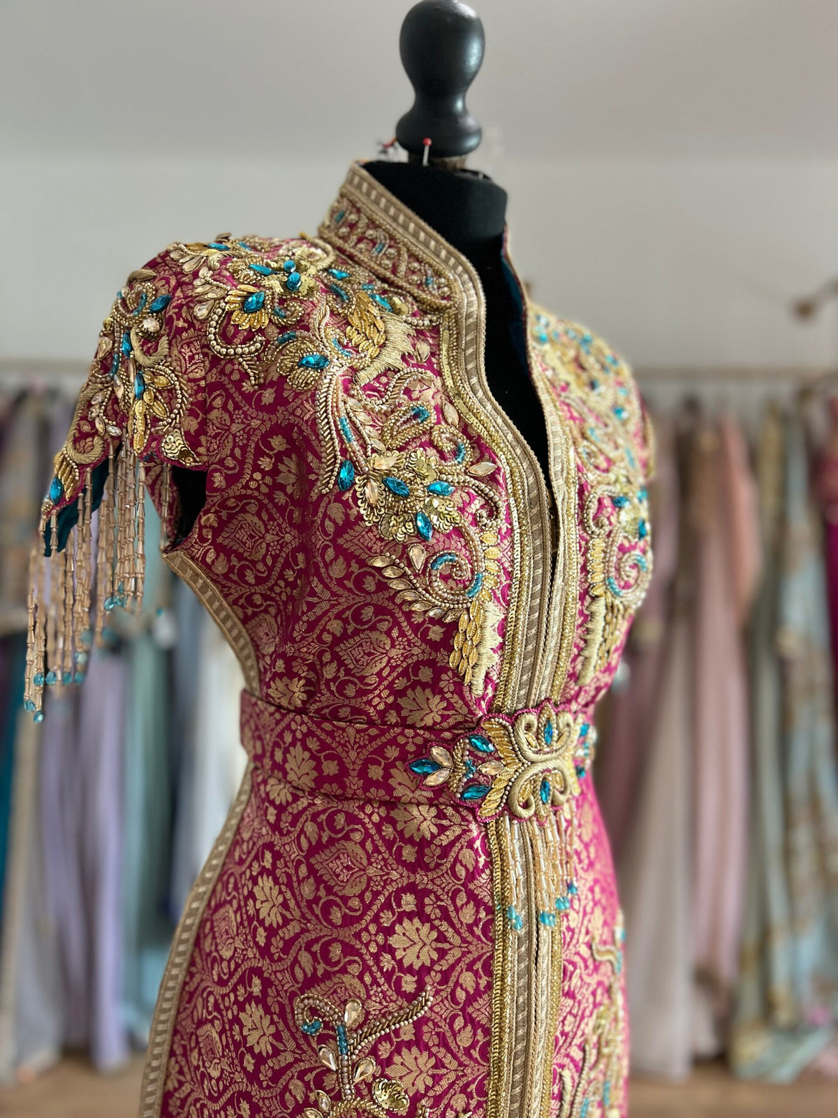 Caftan brocade fushia