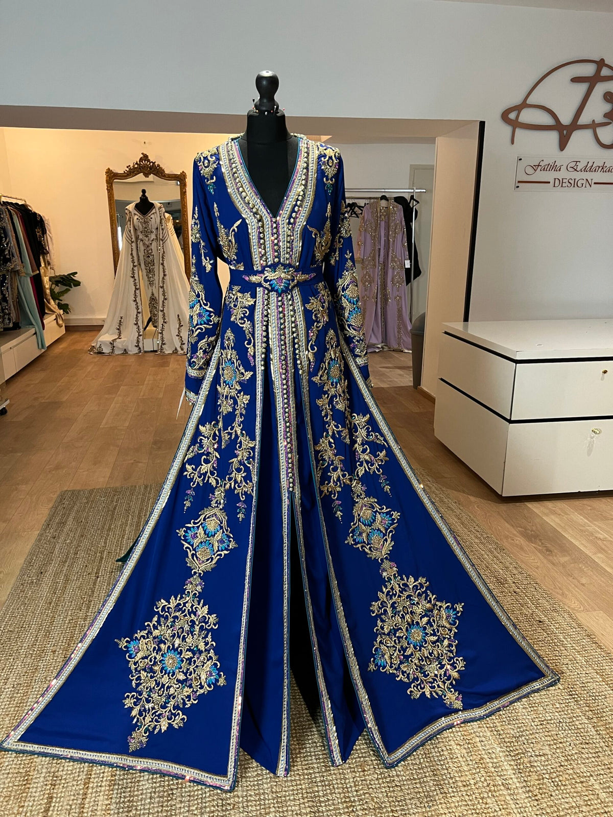 Takchita Taqulidi Louise