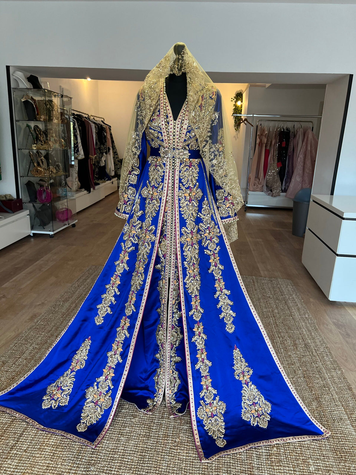 Takchita taqulidi Exclusive